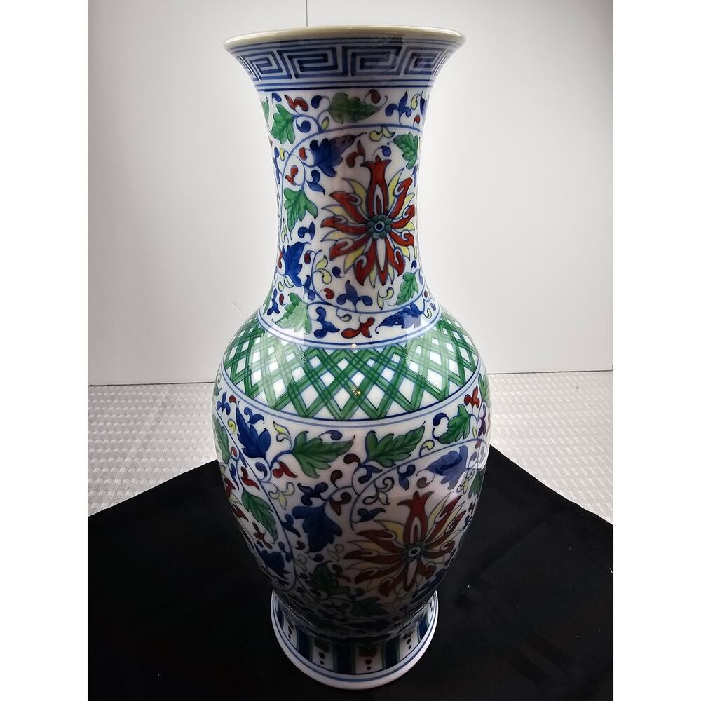 Chinese Porcelain Floral Vase Hand‎ Painted Polychrome Lotus Vine Character Mark